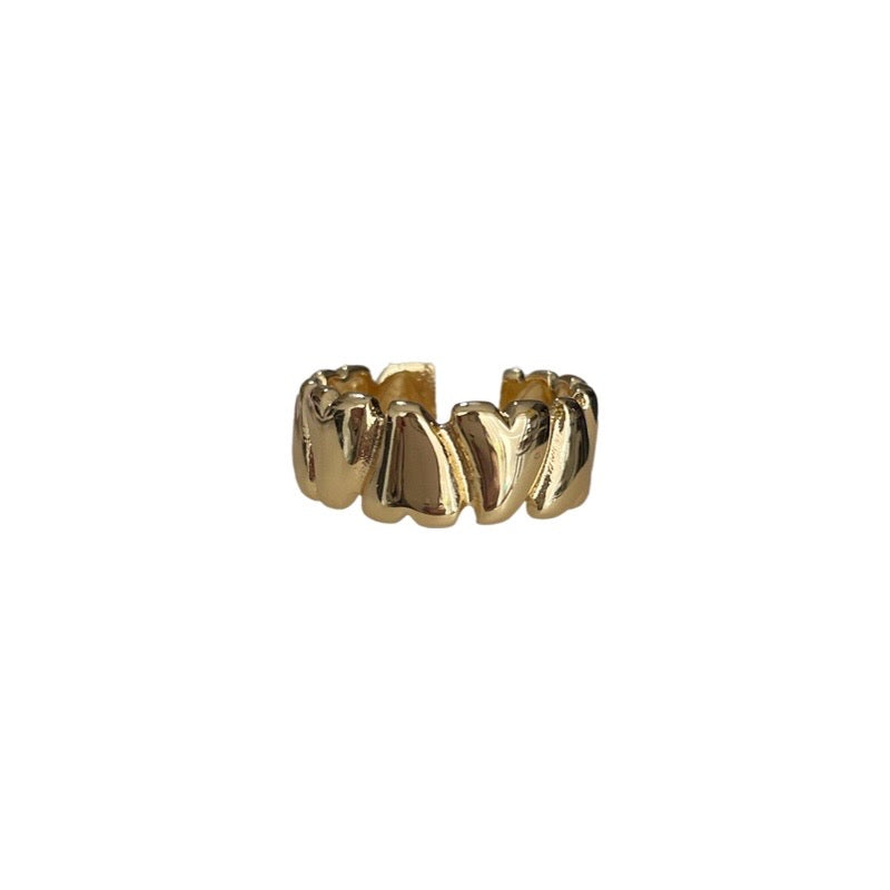 Anillo corazones pegados