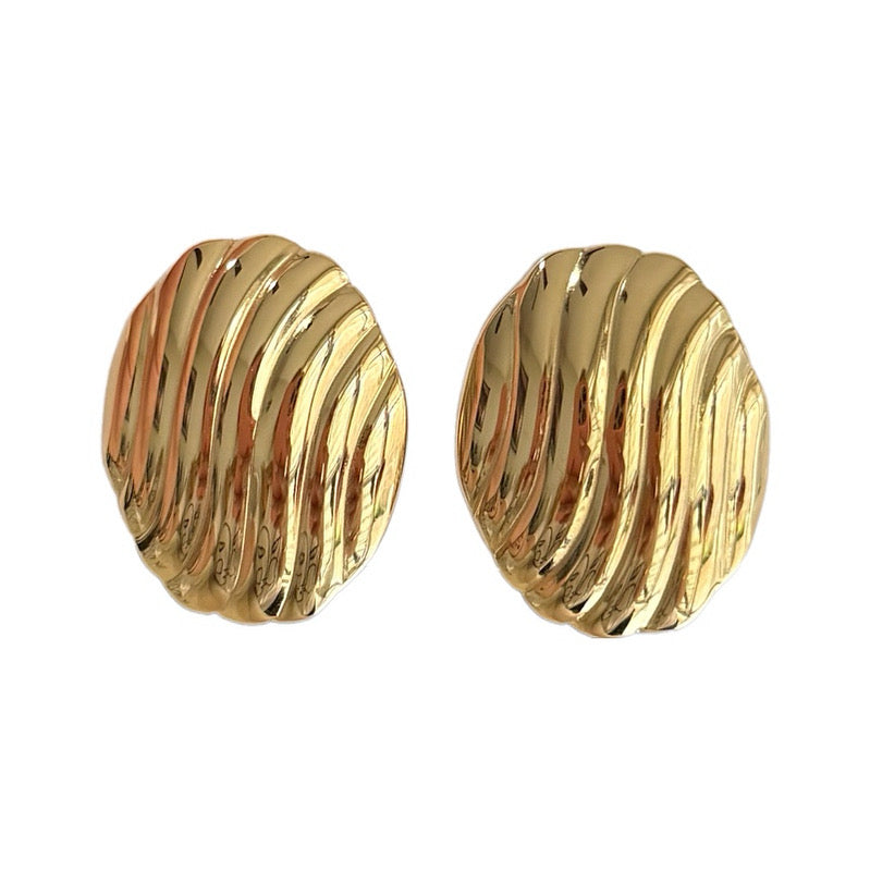 Aretes óvalo líneas