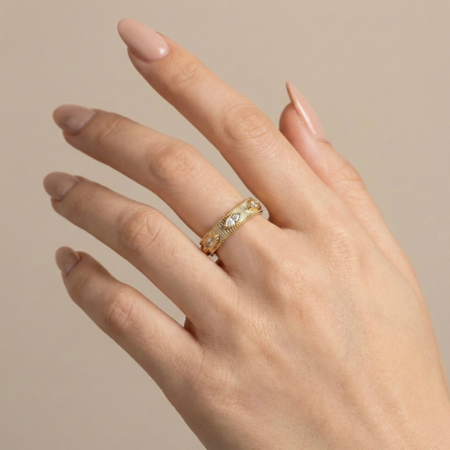 Anillo Conor