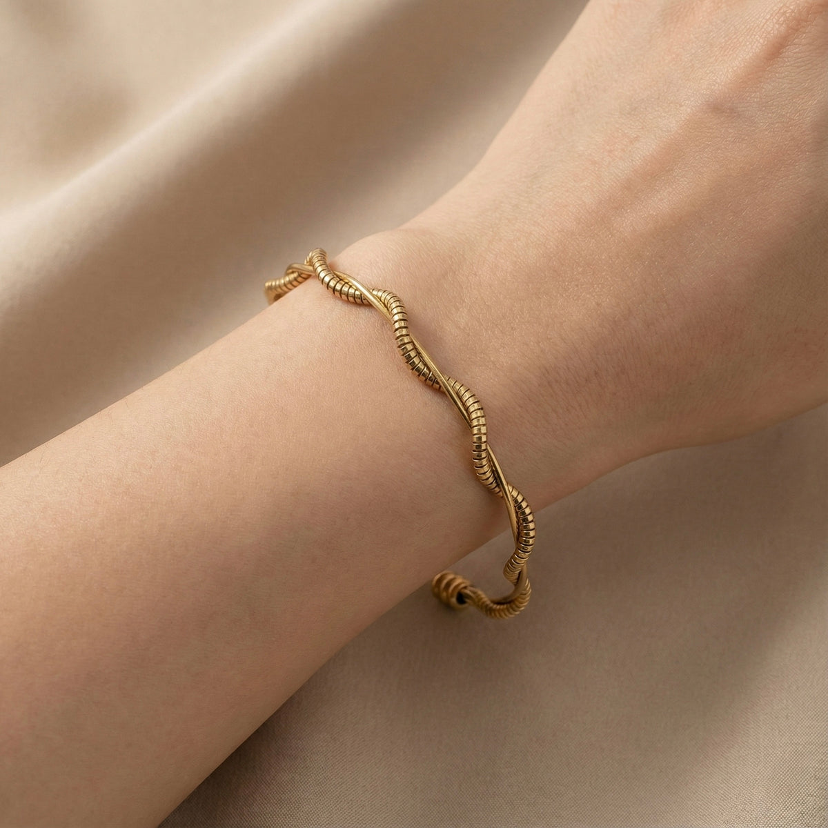 Pulsera entrelazada