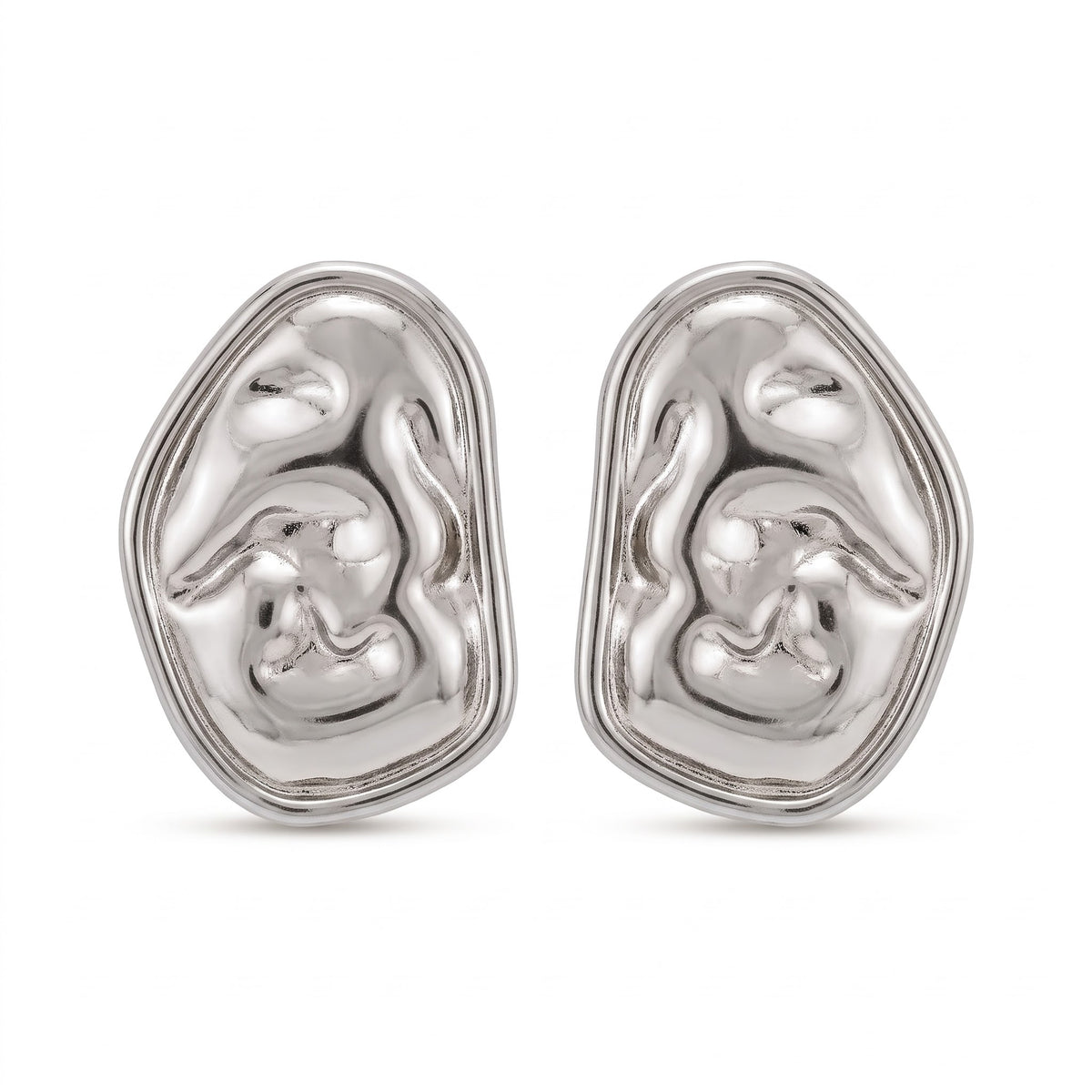 Aretes martillados plateados
