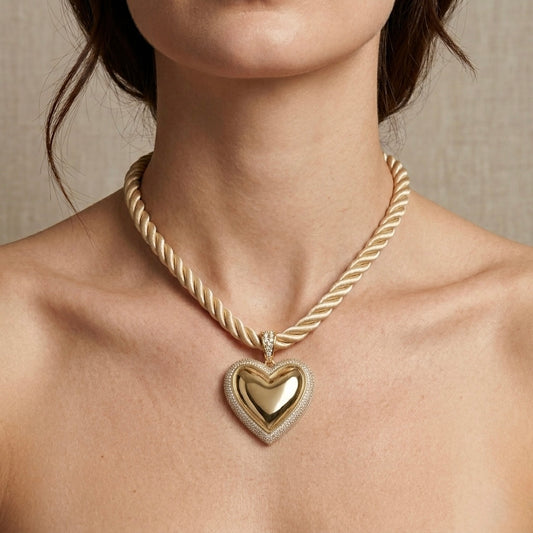 Collar corazón cordón