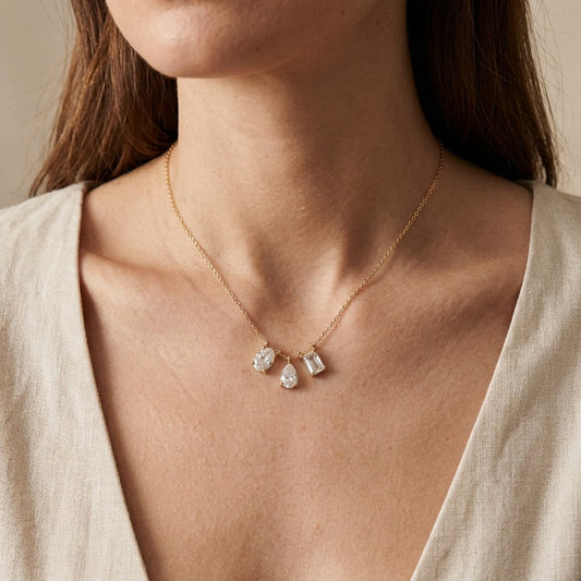 Collar triple piedra