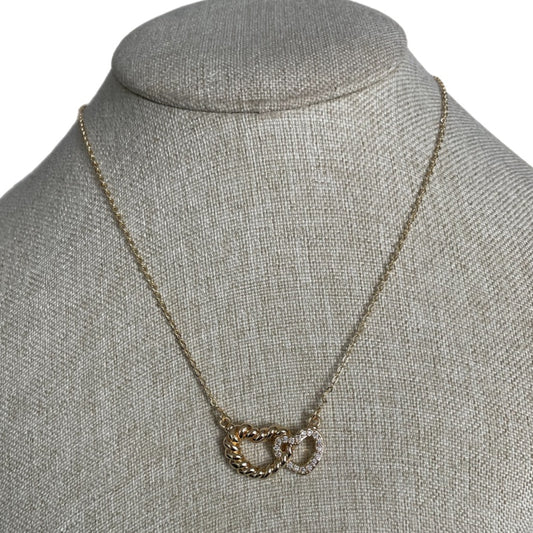 Collar corazón entrelazado