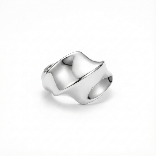 Anillo croissant plateado
