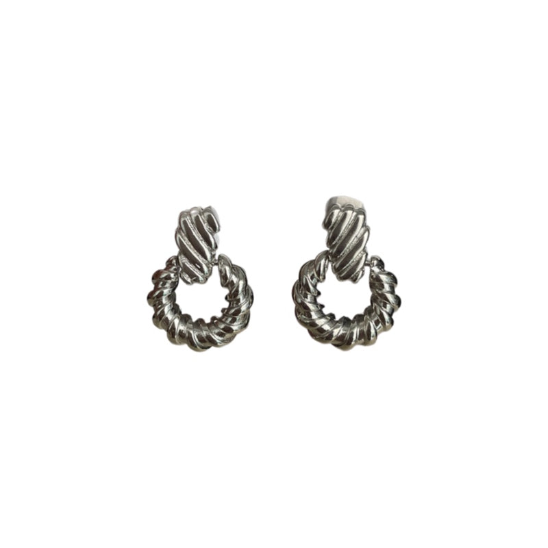 Aretes croissant plateados