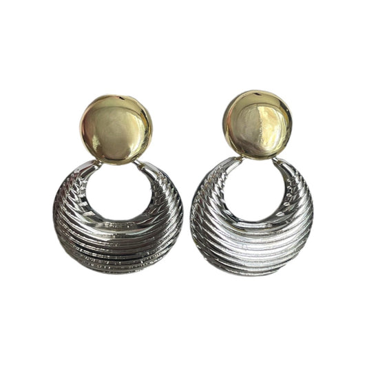 Aretes bicolor doble invertido