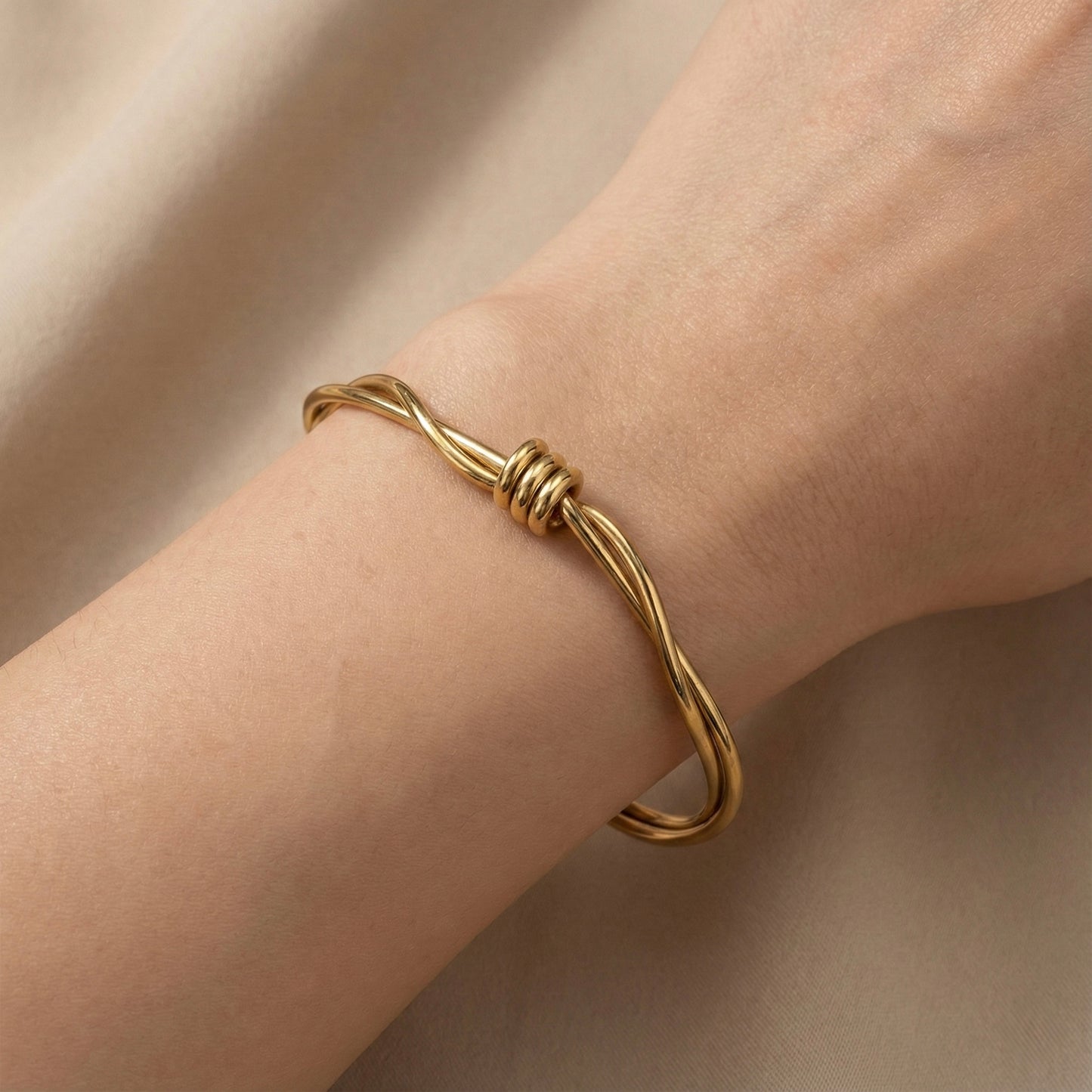 Pulsera delgada nudo